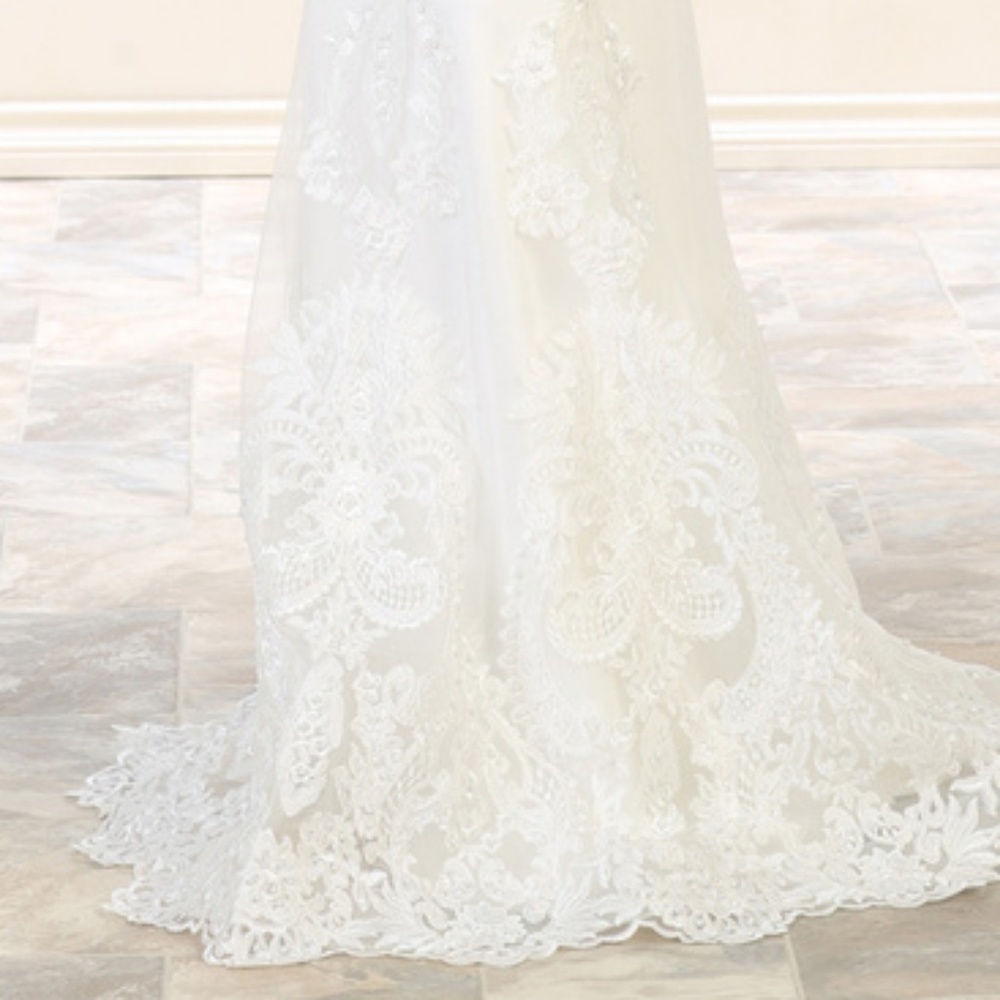 Fitted wedding gown, evening formal bridal dress - Picture 3 of 7